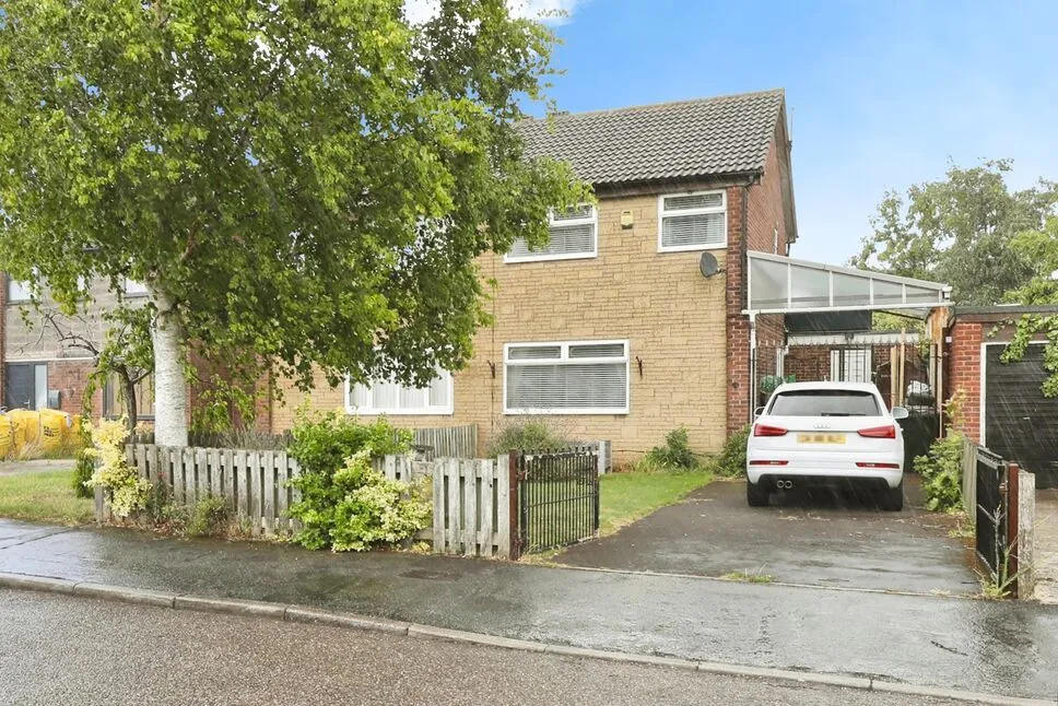 3 bed house for sale — Cartmel Walk, Dinnington, South Yorkshire, S25