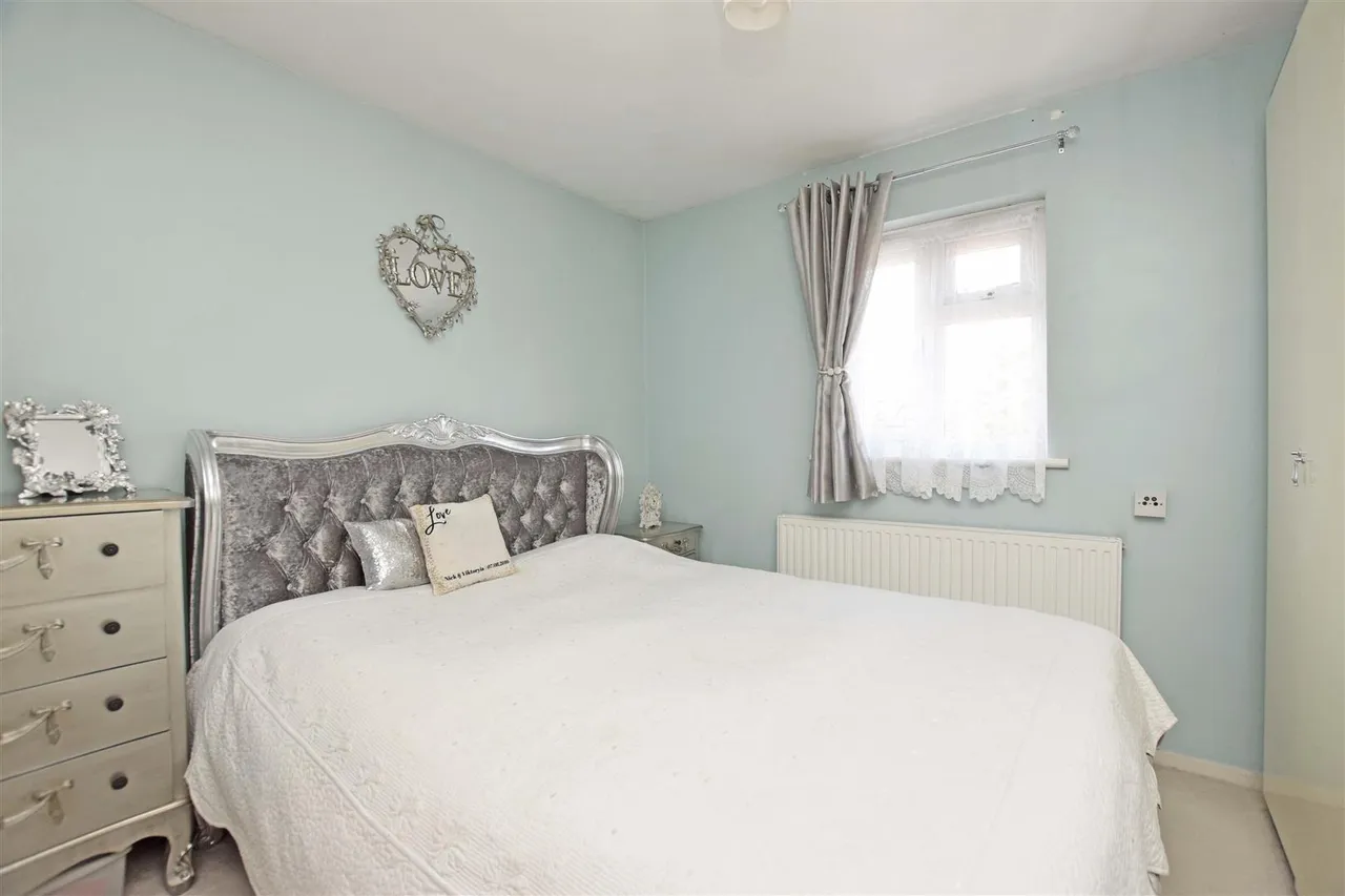 Stanborough Close, Hampton, TW12, photo 6