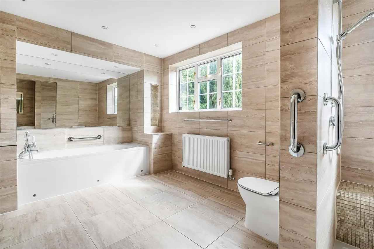 The Mount, Fetcham, KT22, photo 8