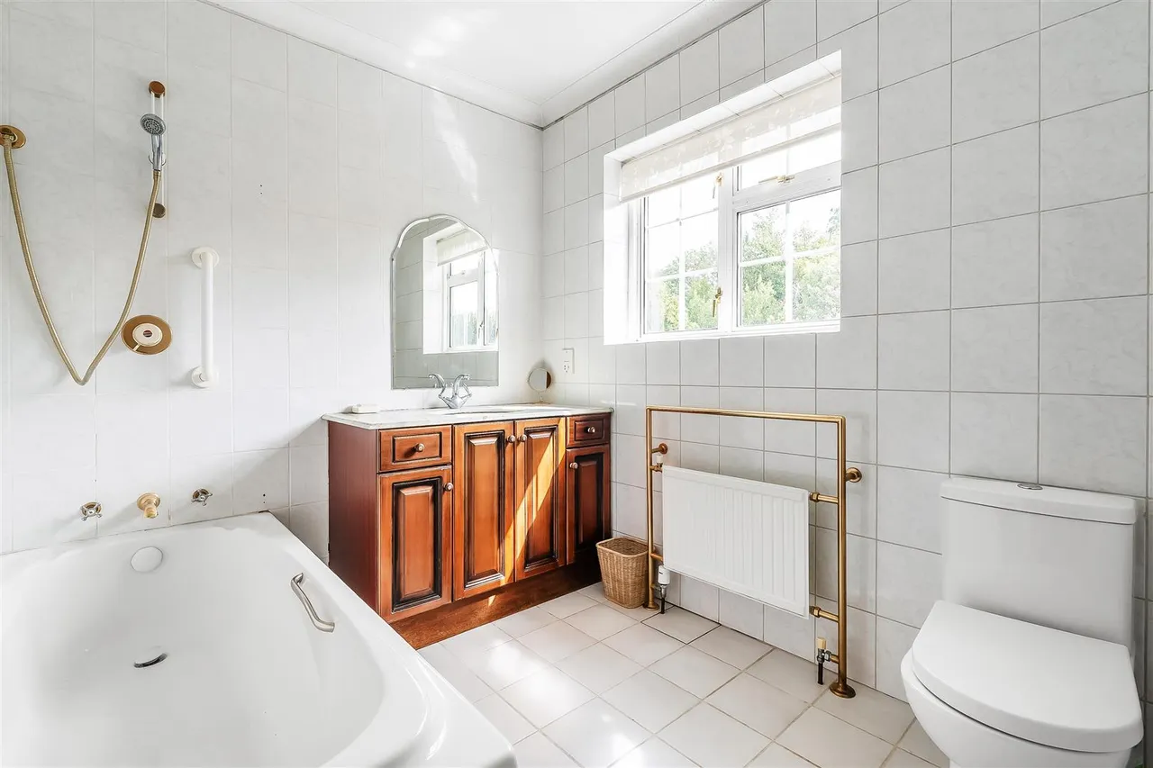 The Mount, Fetcham, KT22, photo 20