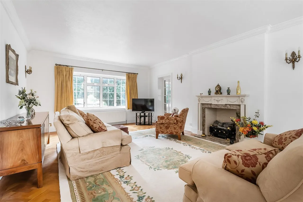 The Mount, Fetcham, KT22, photo 6