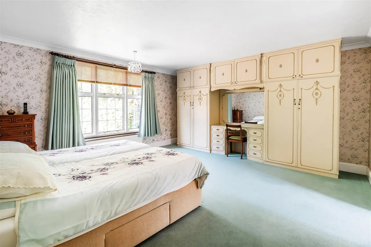 The Mount, Fetcham, KT22, photo 18