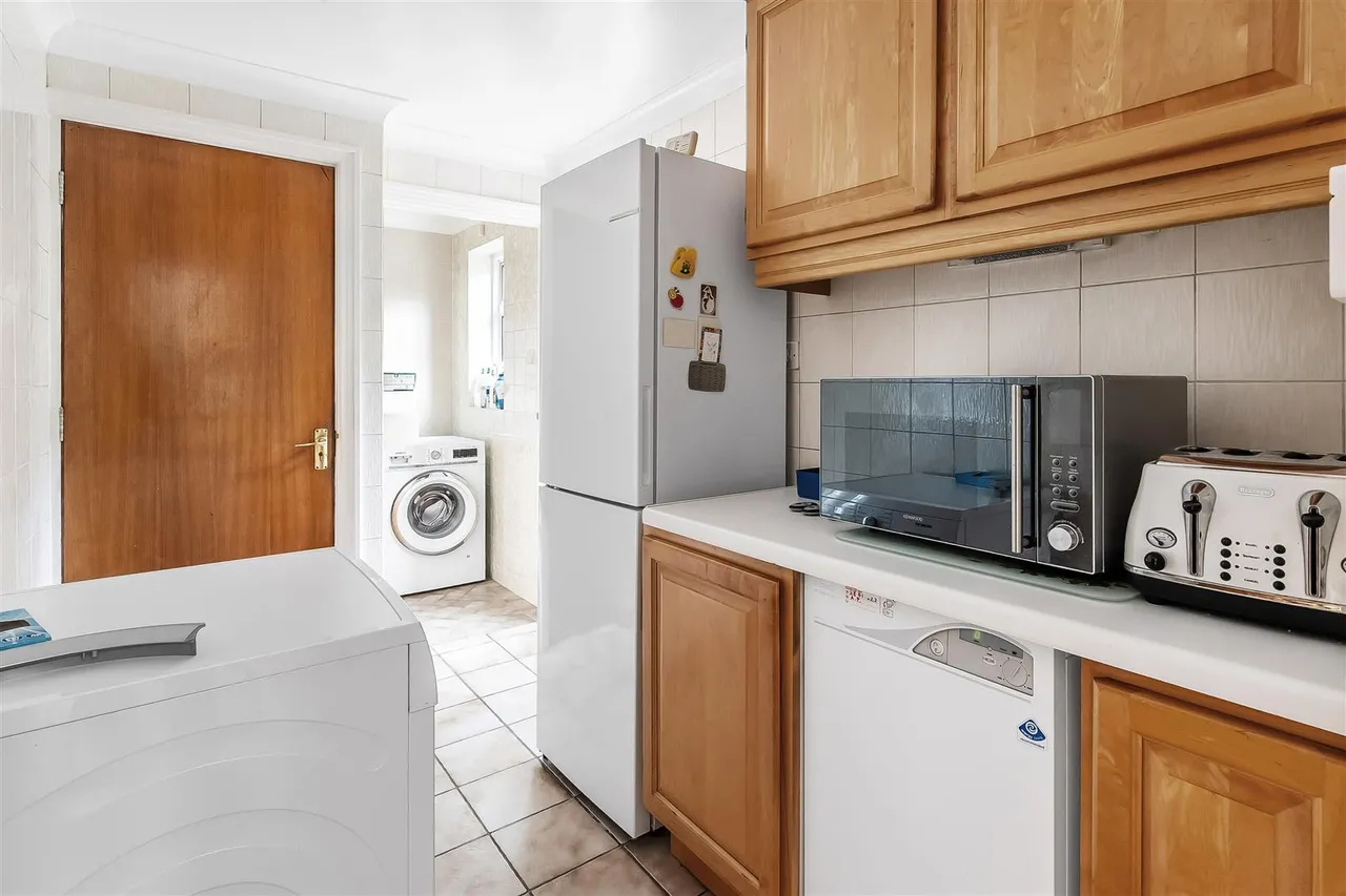 The Mount, Fetcham, KT22, photo 17
