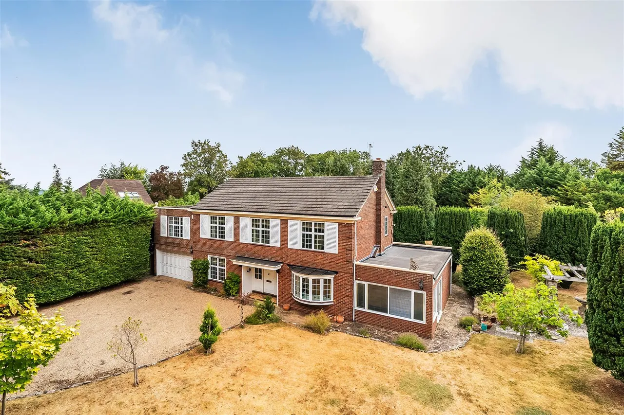 5 bed house for sale, The Mount, Fetcham, KT22