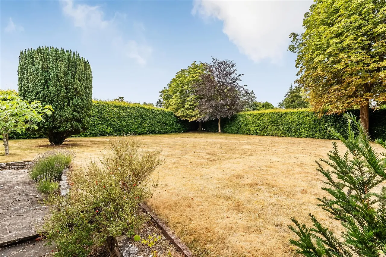 The Mount, Fetcham, KT22, photo 14