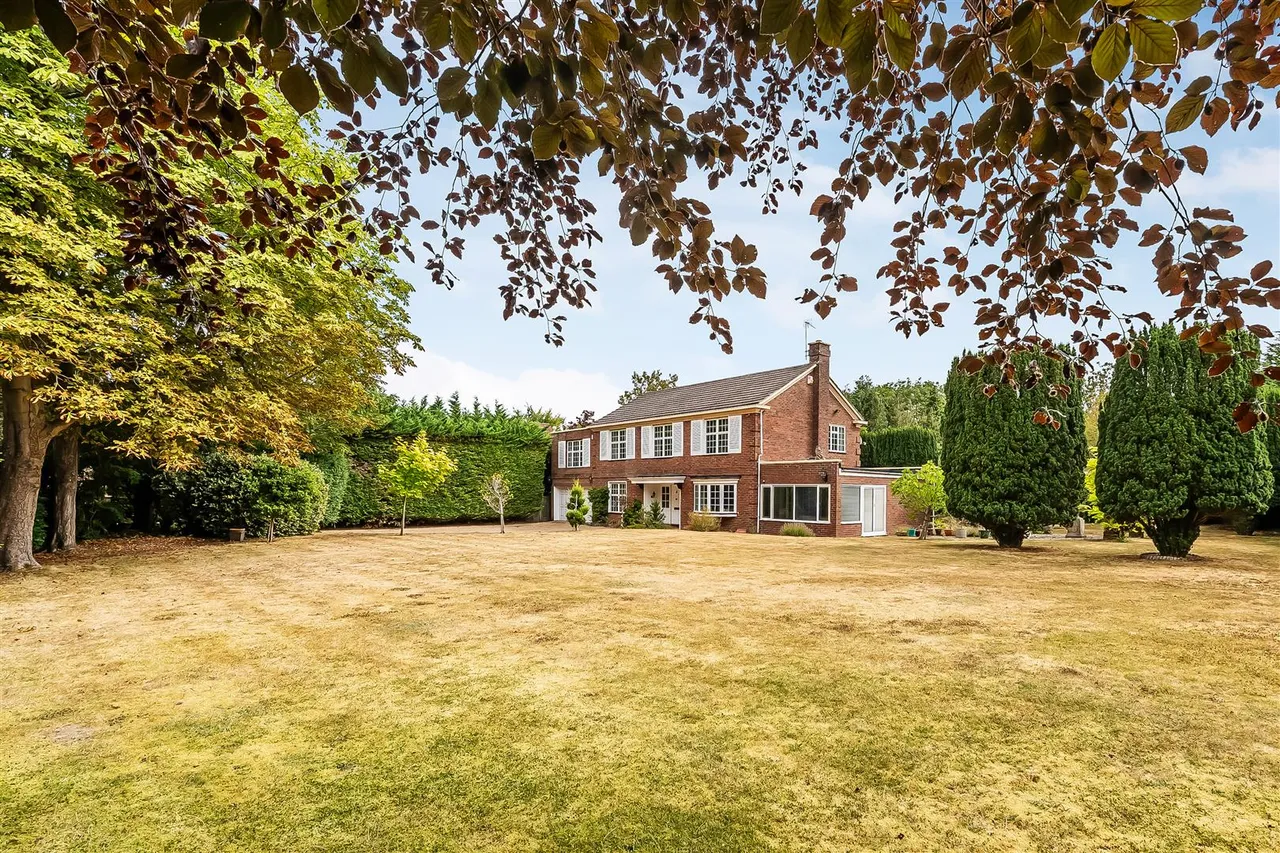 The Mount, Fetcham, KT22, photo 11