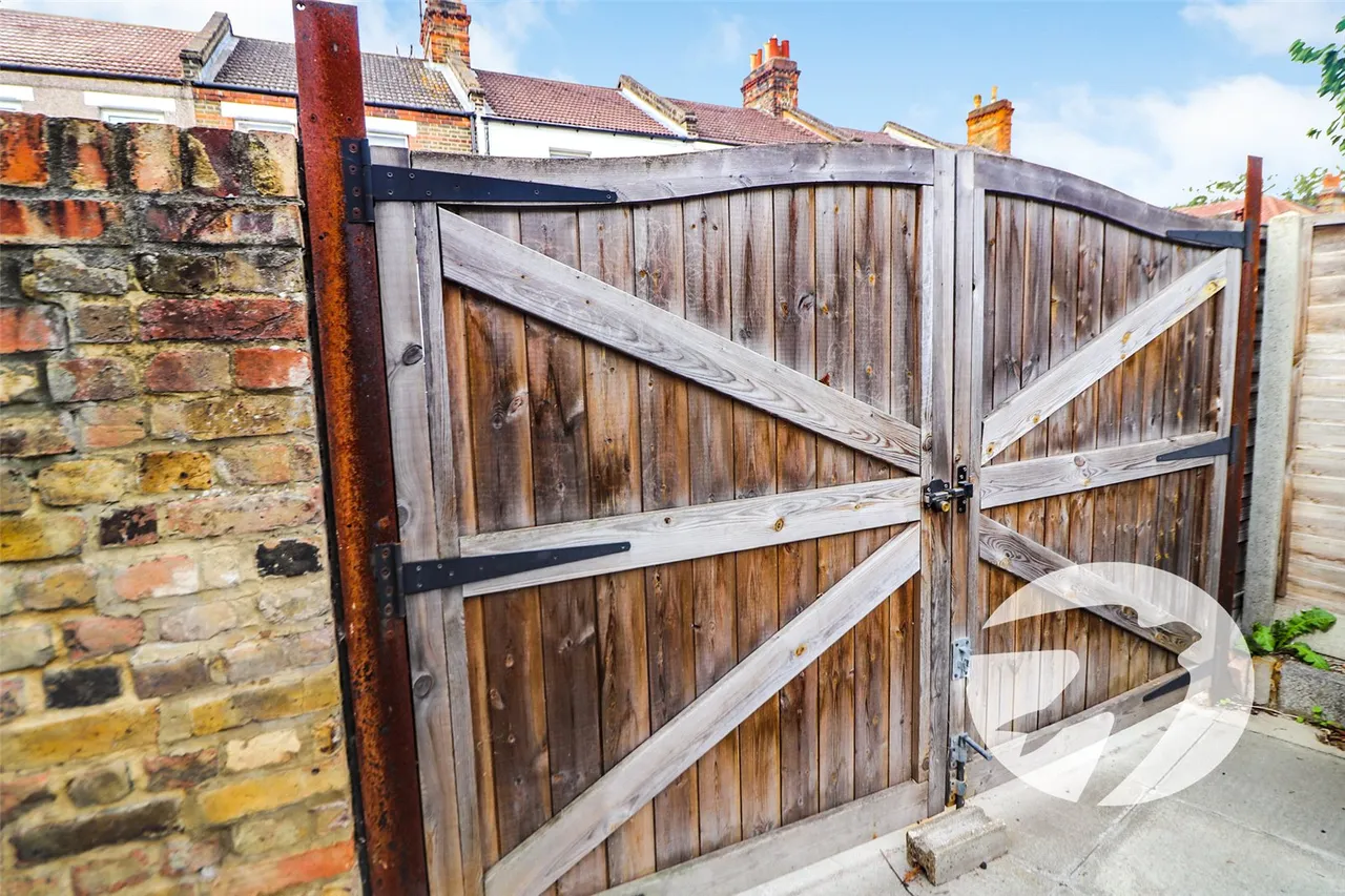 Vickers Road, Erith, DA8, photo 15