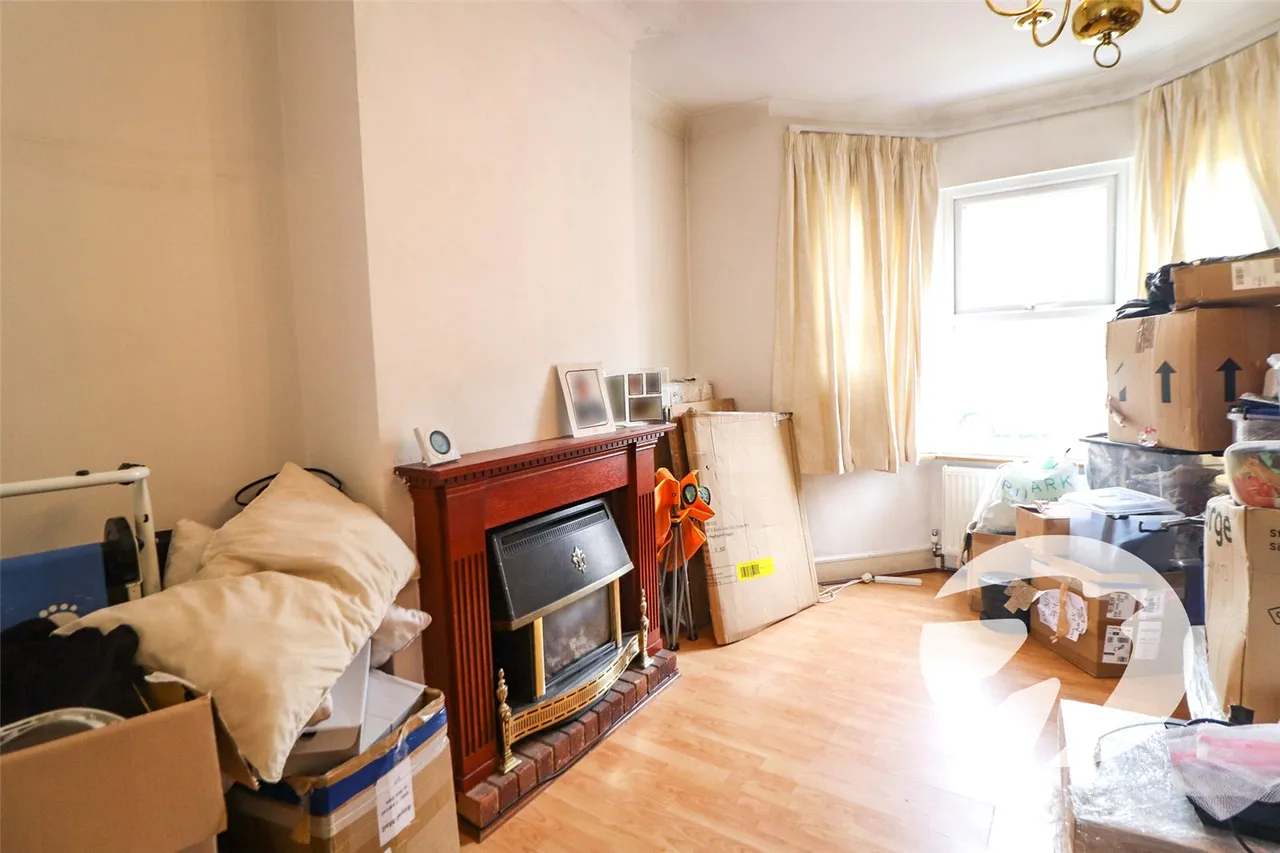 Vickers Road, Erith, DA8, photo 4