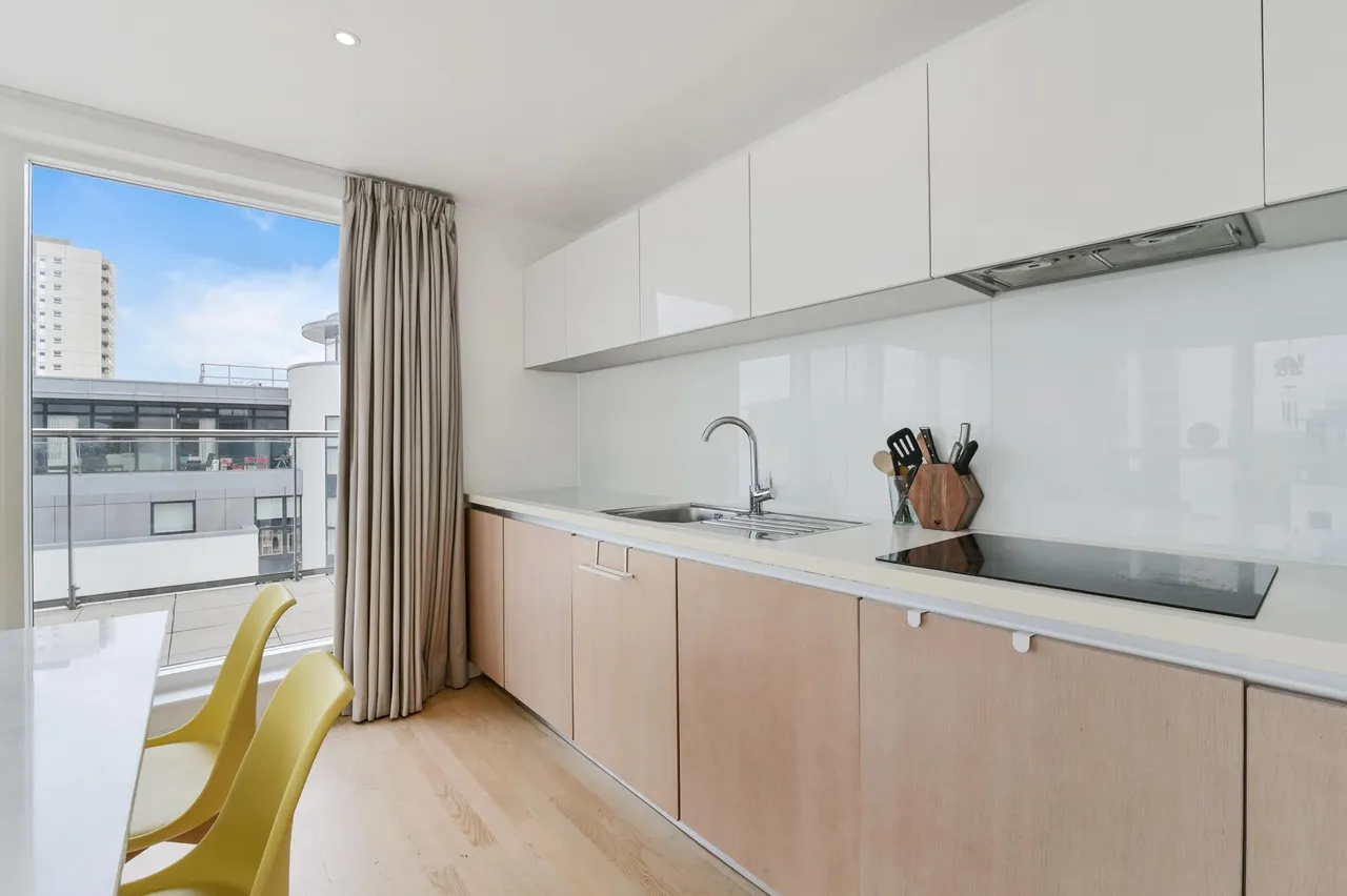 Aitons House, Kew Bridge, TW8, photo 3