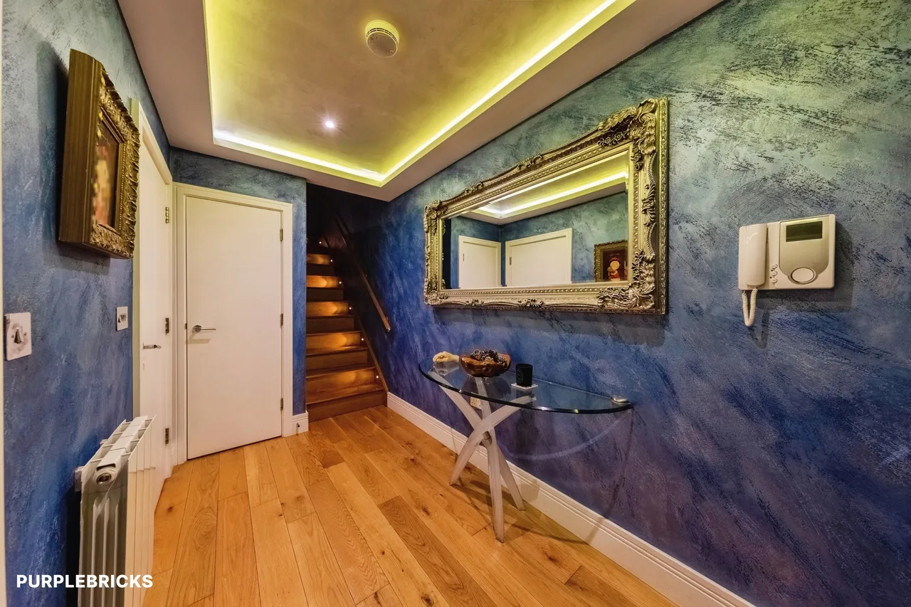 Bromyard Avenue, London, W3, photo 2