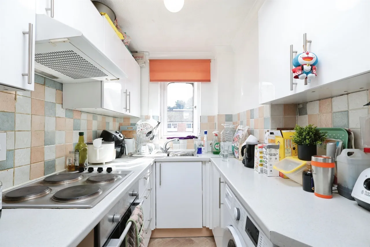 Abercromby Avenue, High Wycombe, HP12, photo 3