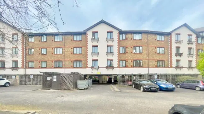 Juniper Court, Grove Road, TW3, photo 9