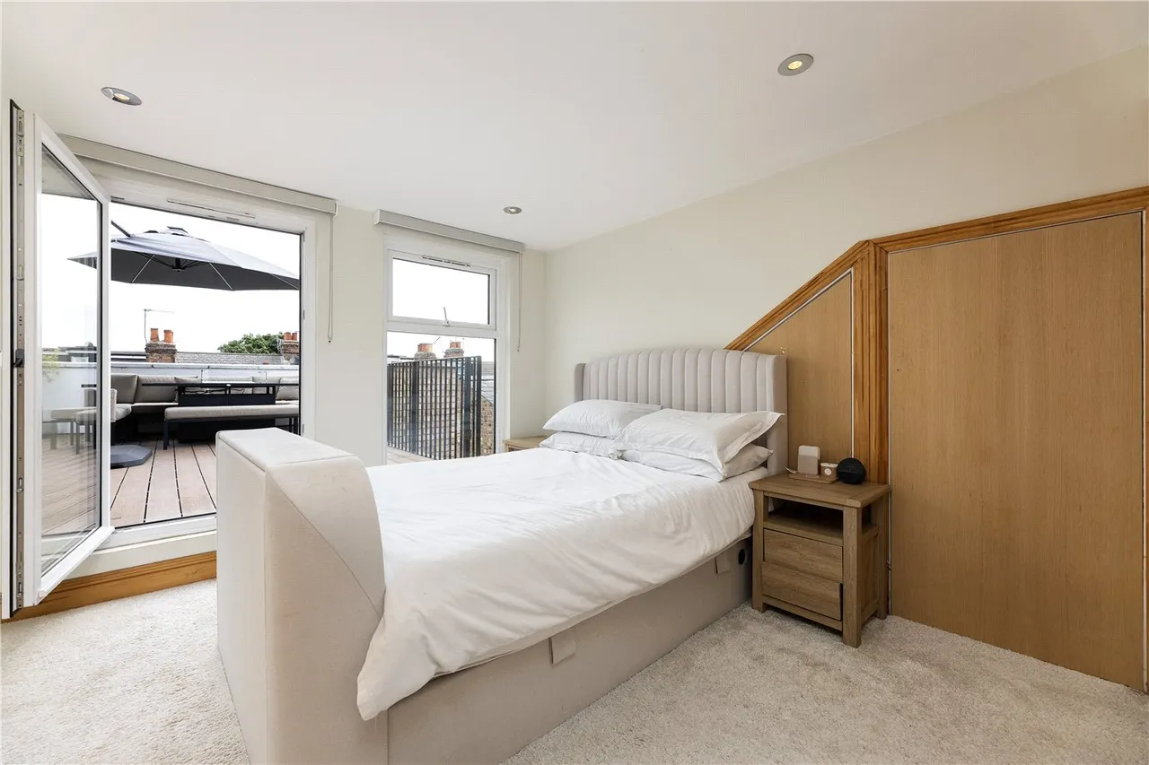 2 bed flat for sale — Carlton Road, London, W4