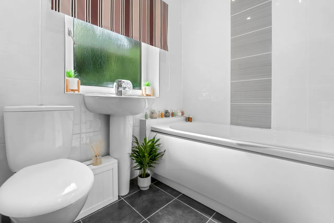 Bardrain Avenue, Elderslie, photo 11