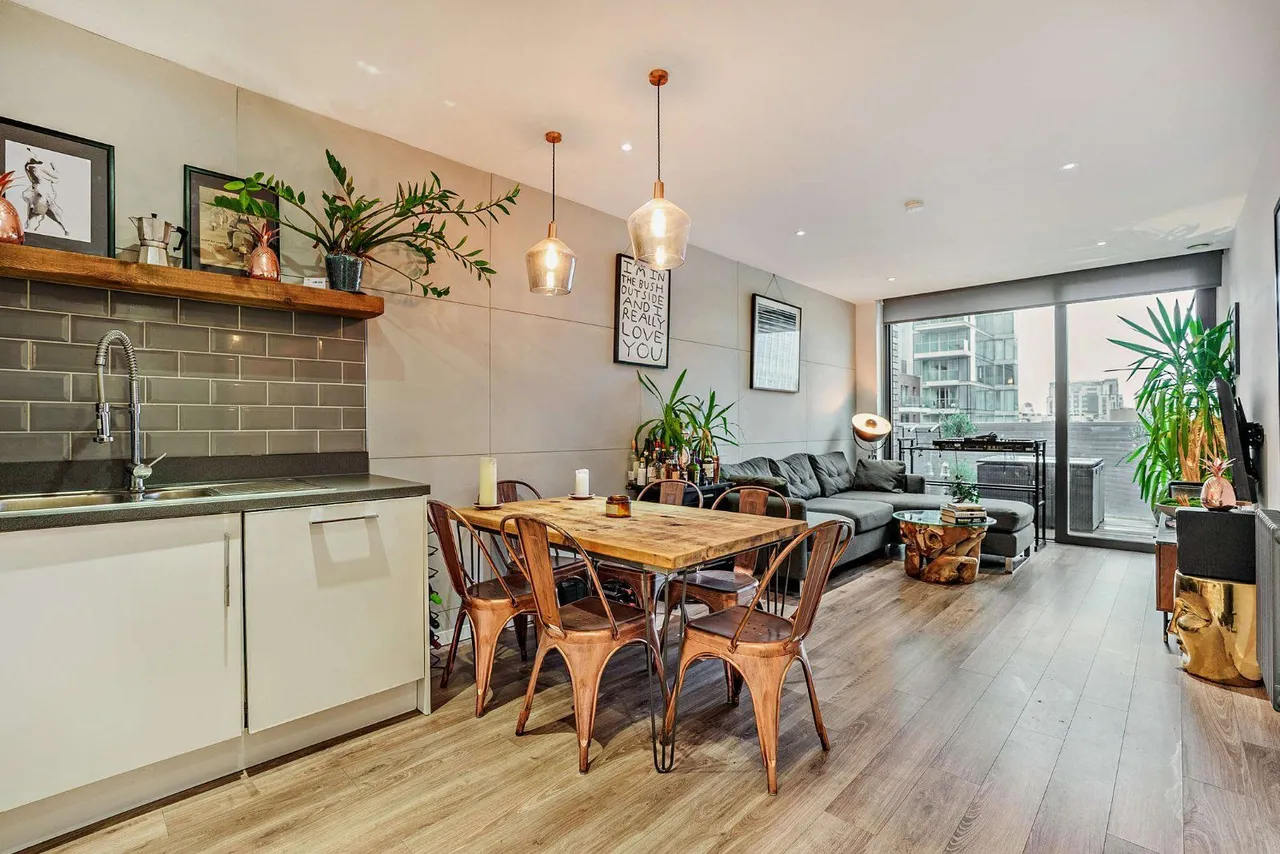 2 bed flat to rent, Alie Street, London, E1