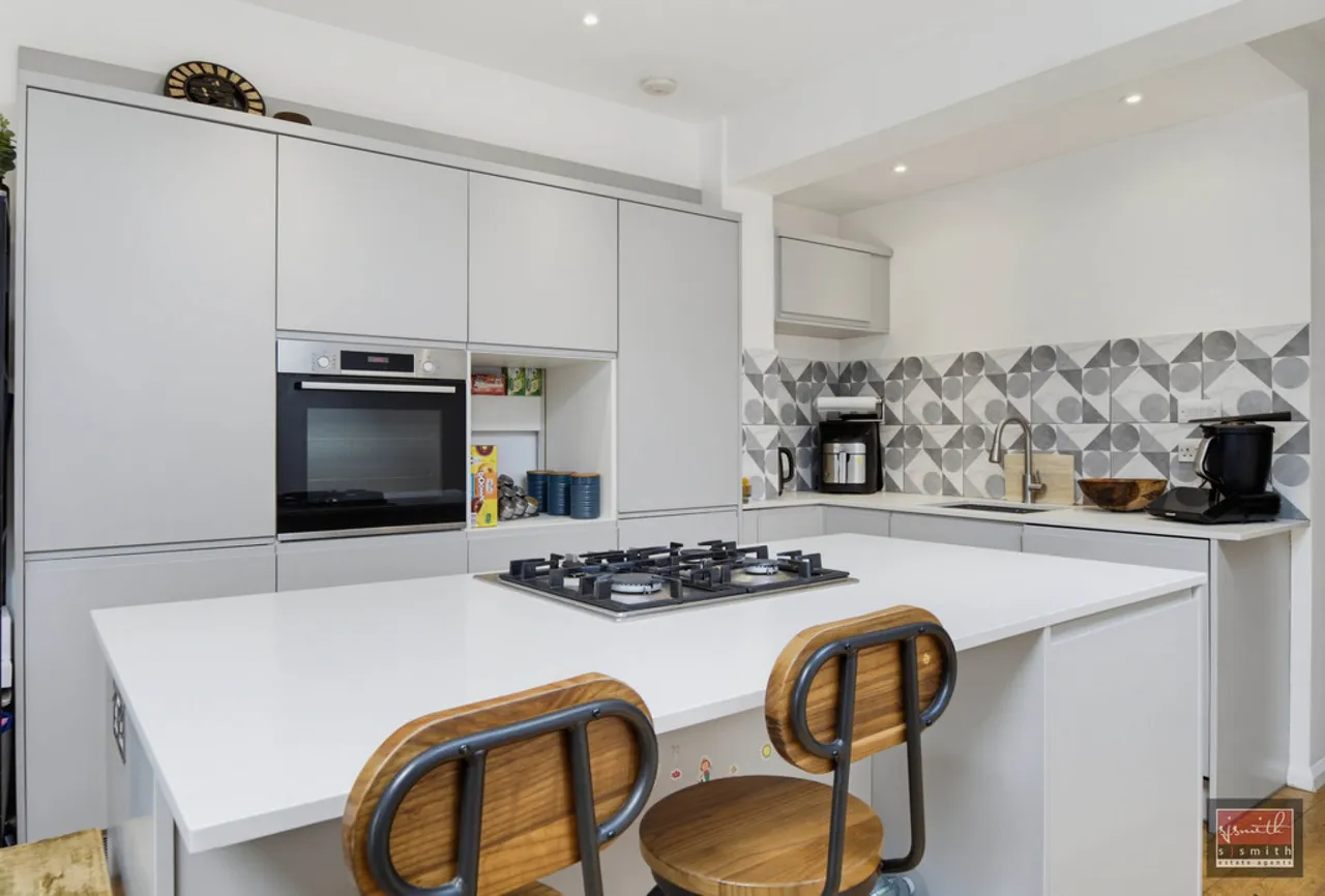 Glebe Road, Egham, TW20, photo 9
