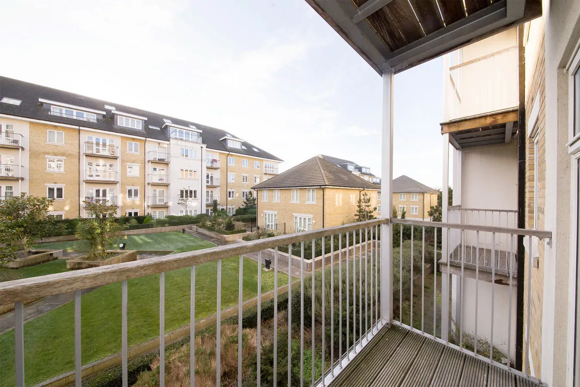 Park Lodge Avenue, West Drayton, photo 9