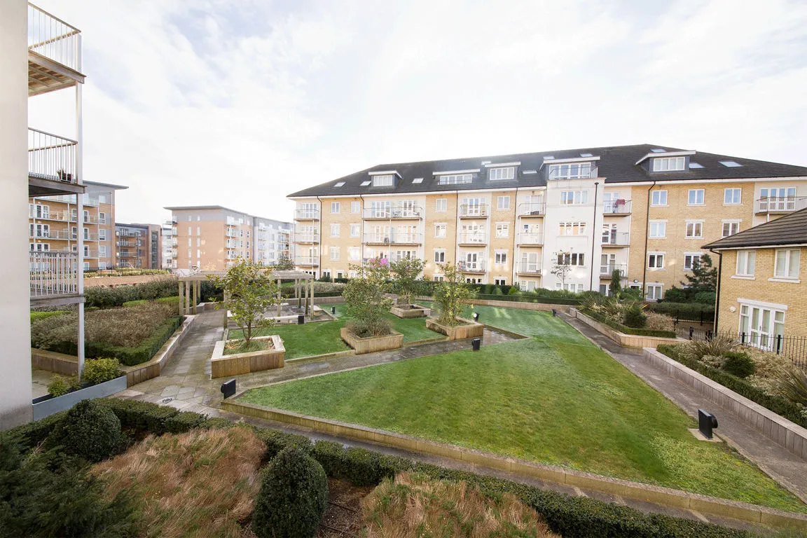 Park Lodge Avenue, West Drayton, photo 10