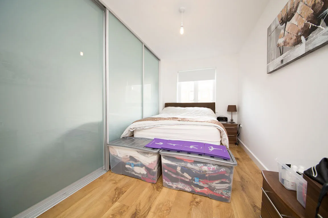 Park Lodge Avenue, West Drayton, photo 6