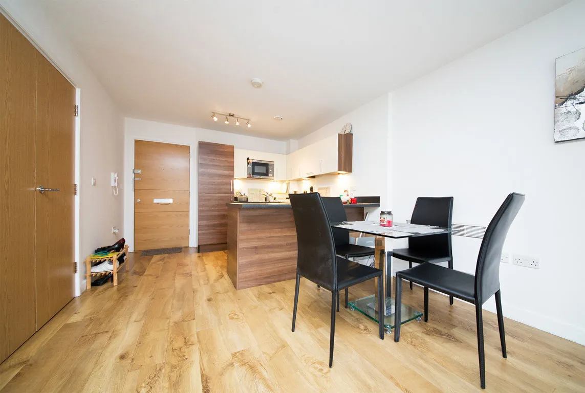 Park Lodge Avenue, West Drayton, photo 4