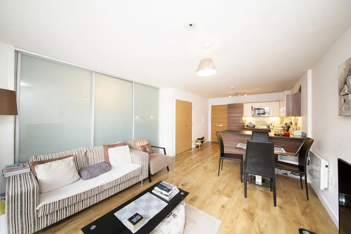 Park Lodge Avenue, West Drayton, photo 5