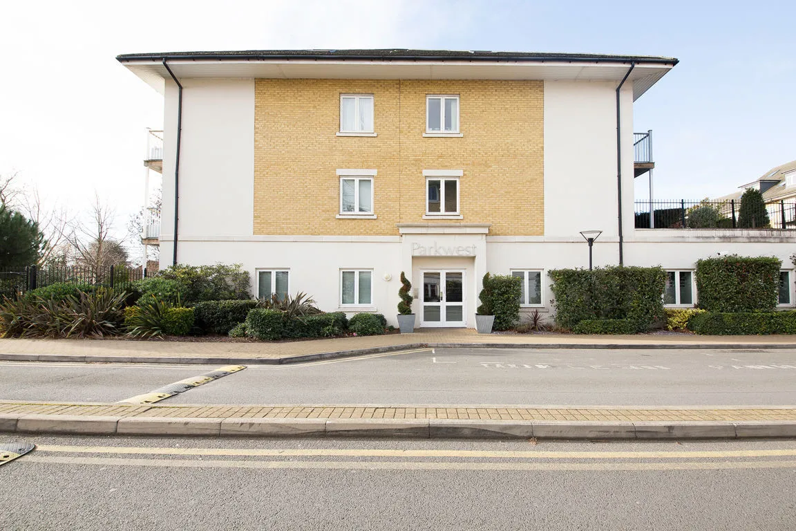 Park Lodge Avenue, West Drayton, photo 12
