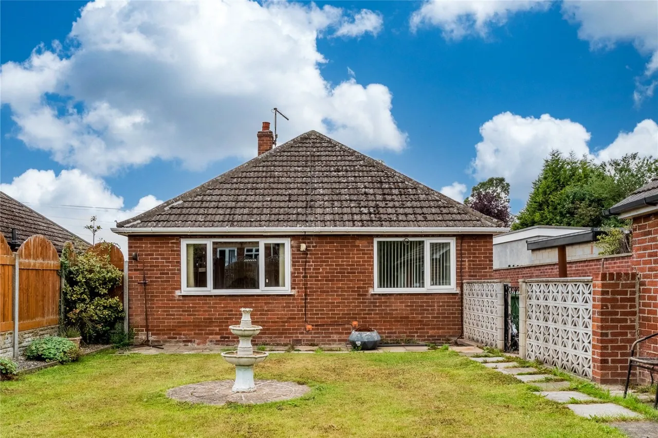 Clayton Holt, South Kirkby, WF9, photo 26