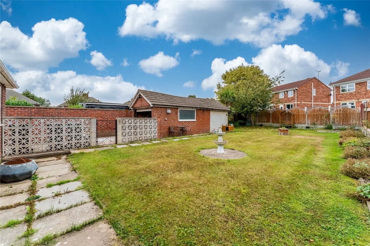 Clayton Holt, South Kirkby, WF9, photo 23