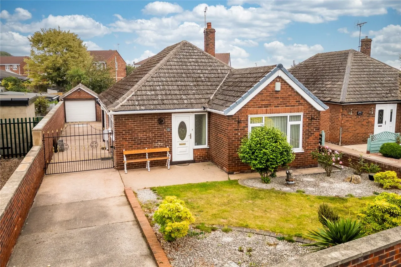 Clayton Holt, South Kirkby, WF9, photo 27
