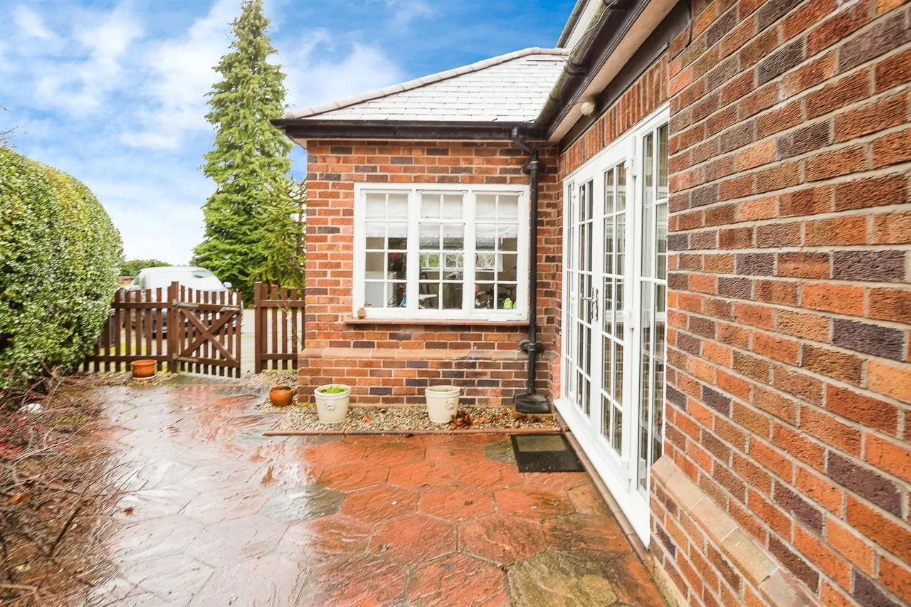 Beech Lane, Marford, LL12, photo 25
