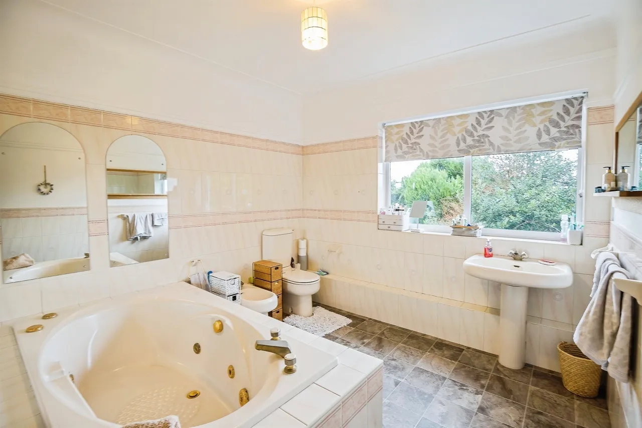 Beech Lane, Marford, LL12, photo 17