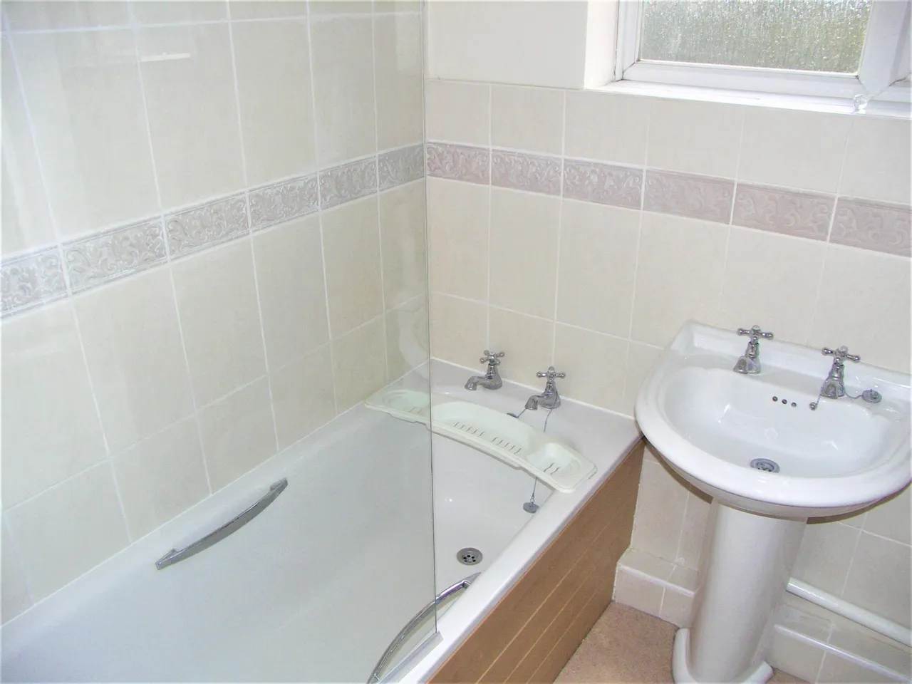 Hillview, Saunderton, HP14, photo 6