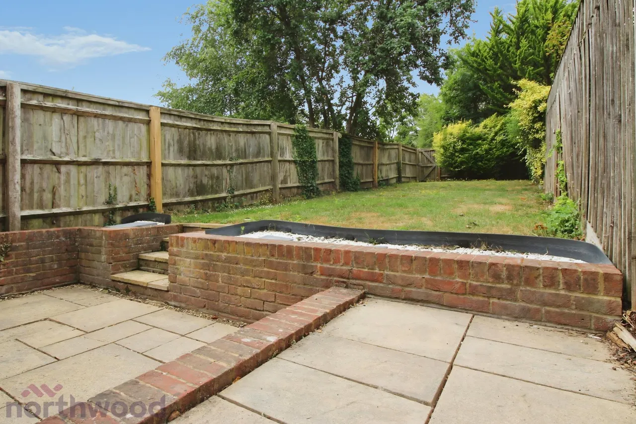 Hillview, Saunderton, HP14, photo 9
