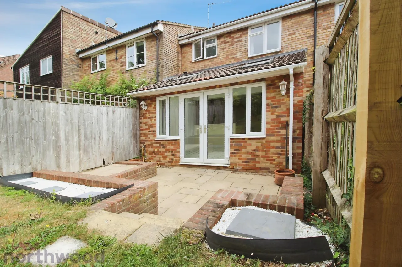 Hillview, Saunderton, HP14, photo 8
