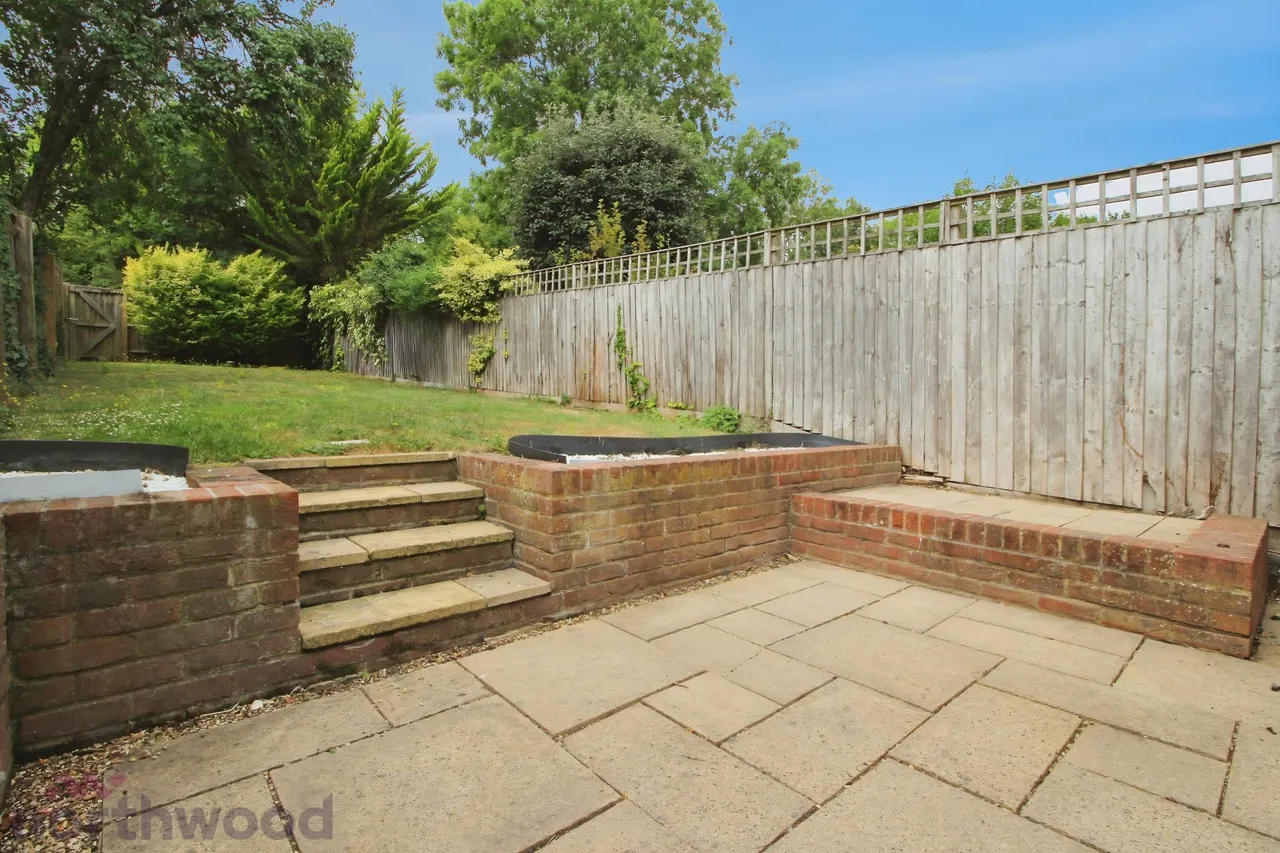 Hillview, Saunderton, HP14, photo 10