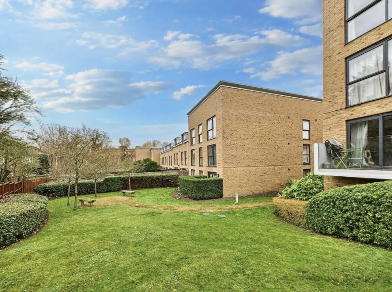 Zodiac Close, Gemini Court, HA8, photo 5