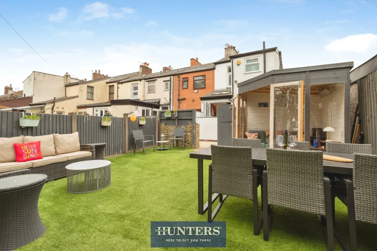 Cheetham Hill Road, Dukinfield, SK16, photo 28