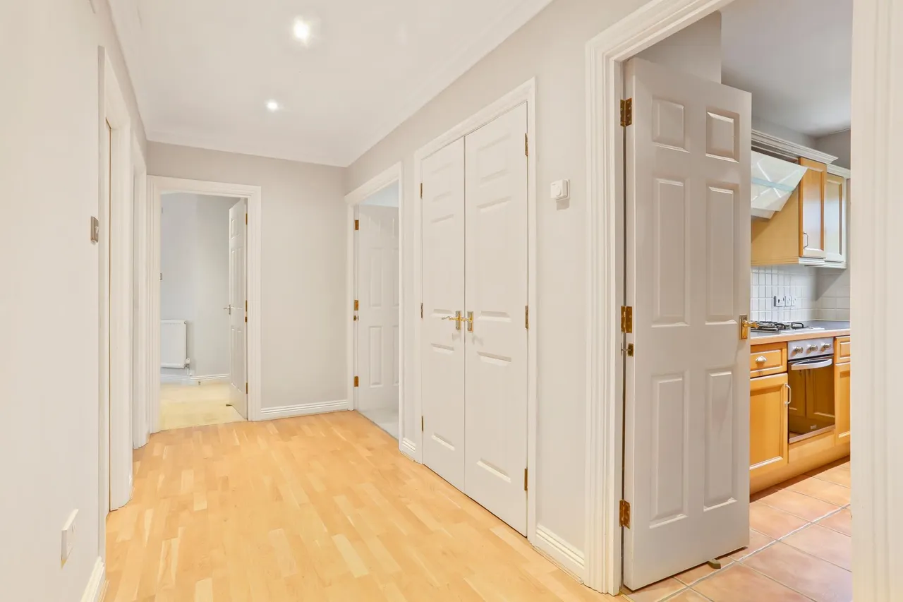 Portsmouth Rd, Milford, GU8, photo 7