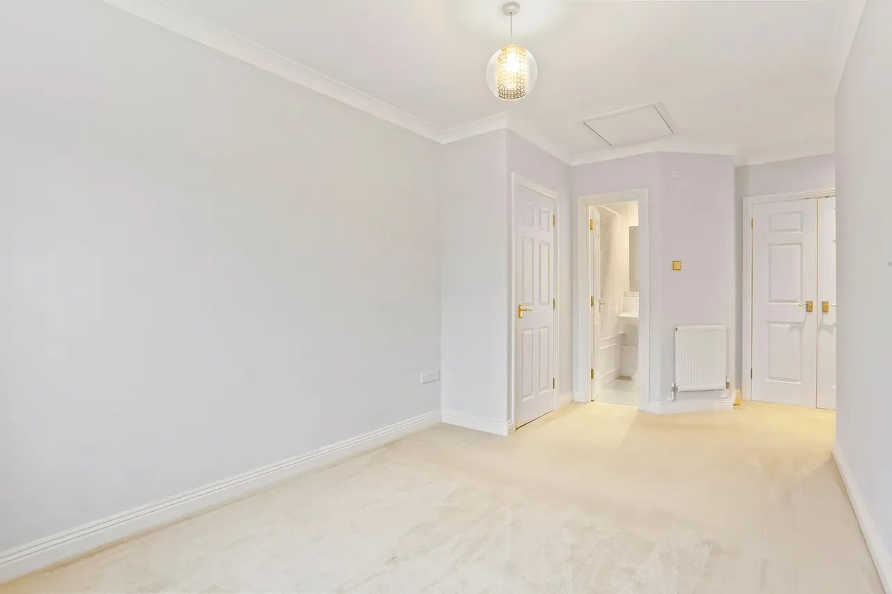 Portsmouth Rd, Milford, GU8, photo 8
