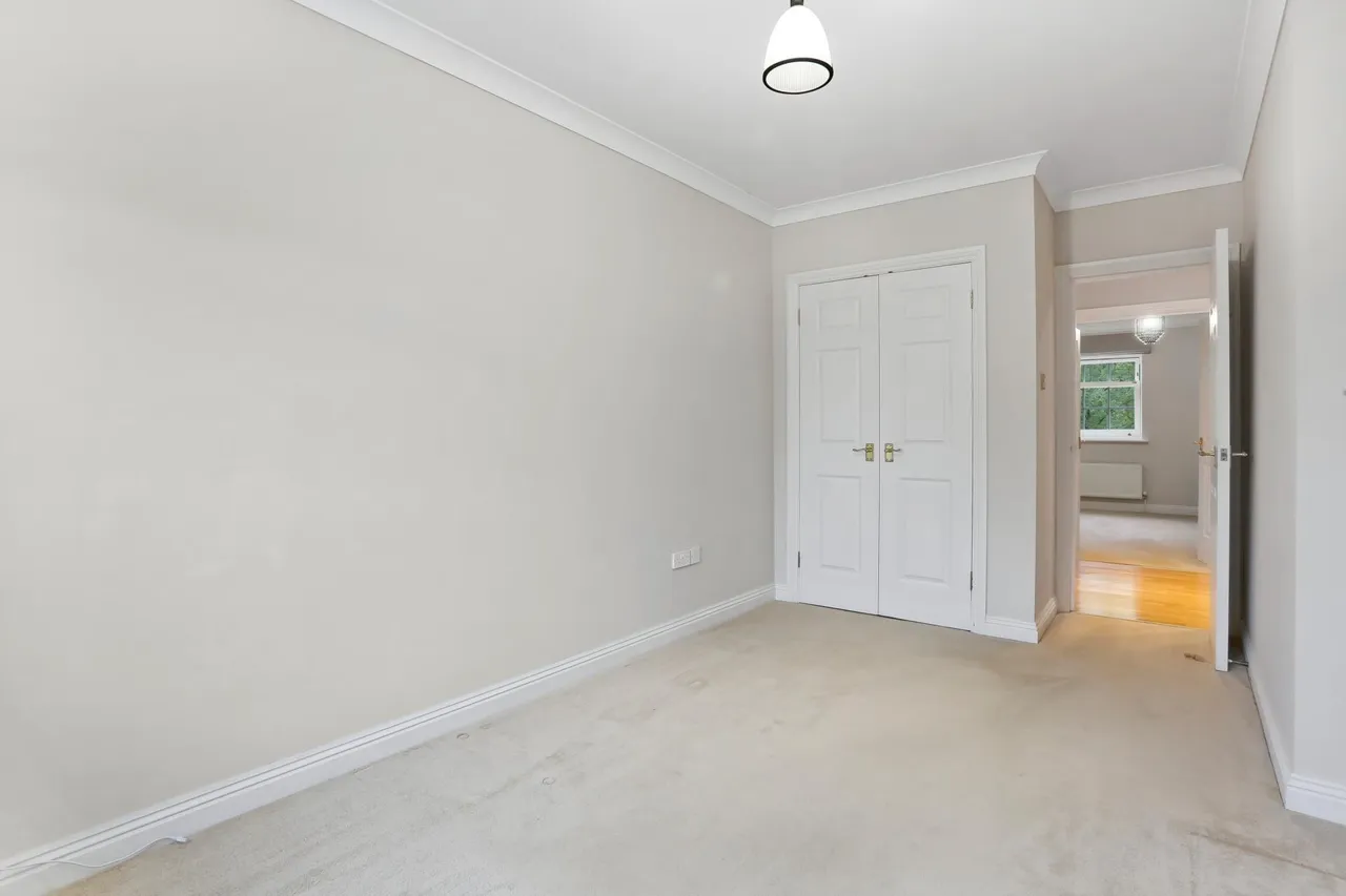 Portsmouth Rd, Milford, GU8, photo 9