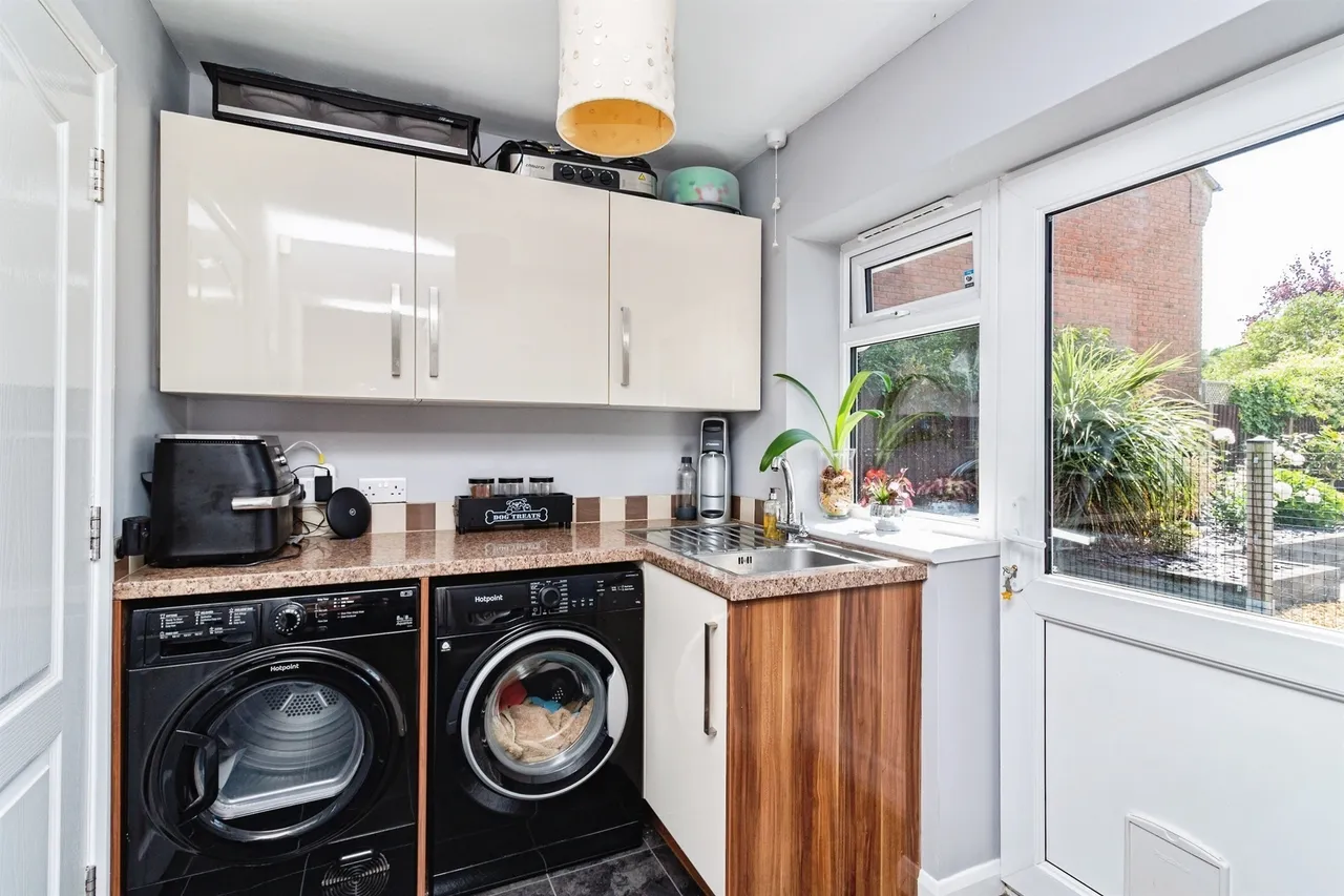 Lea Road, Hixon, ST18, photo 28