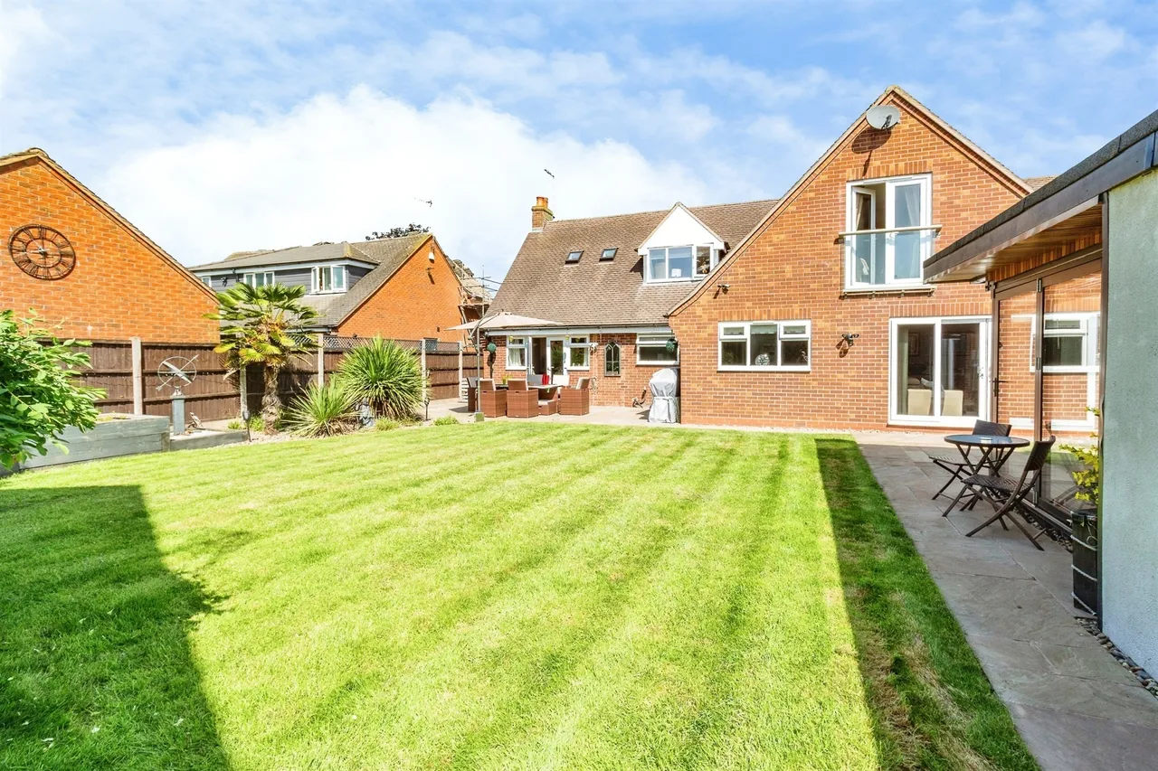 Lea Road, Hixon, ST18, photo 16