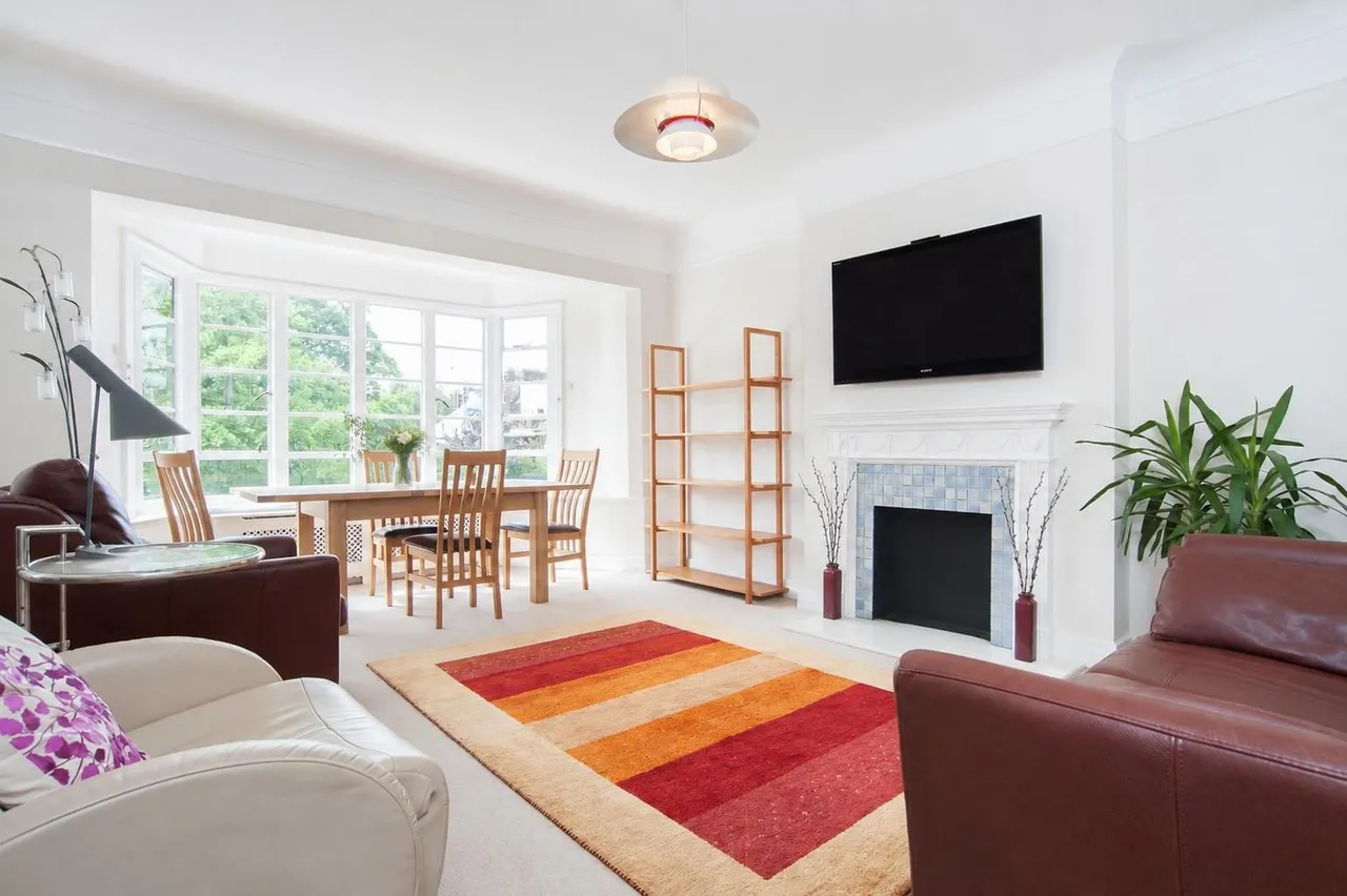 2 bed flat to rent — Belsize Court Wedderburn Road, London NW3 5QN