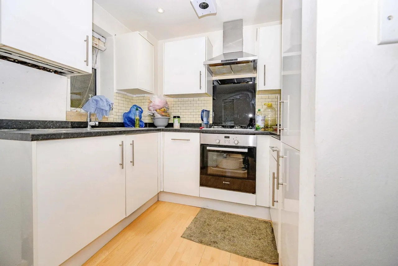Empress Road, Luton, Bedfordshire, LU3, photo 4