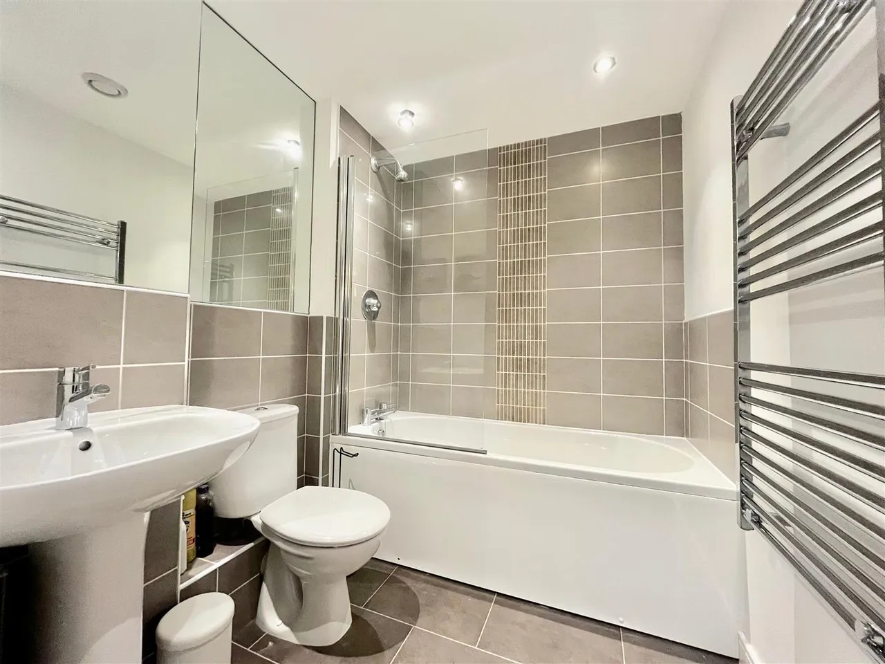 Worsdell Drive, Gateshead, photo 14