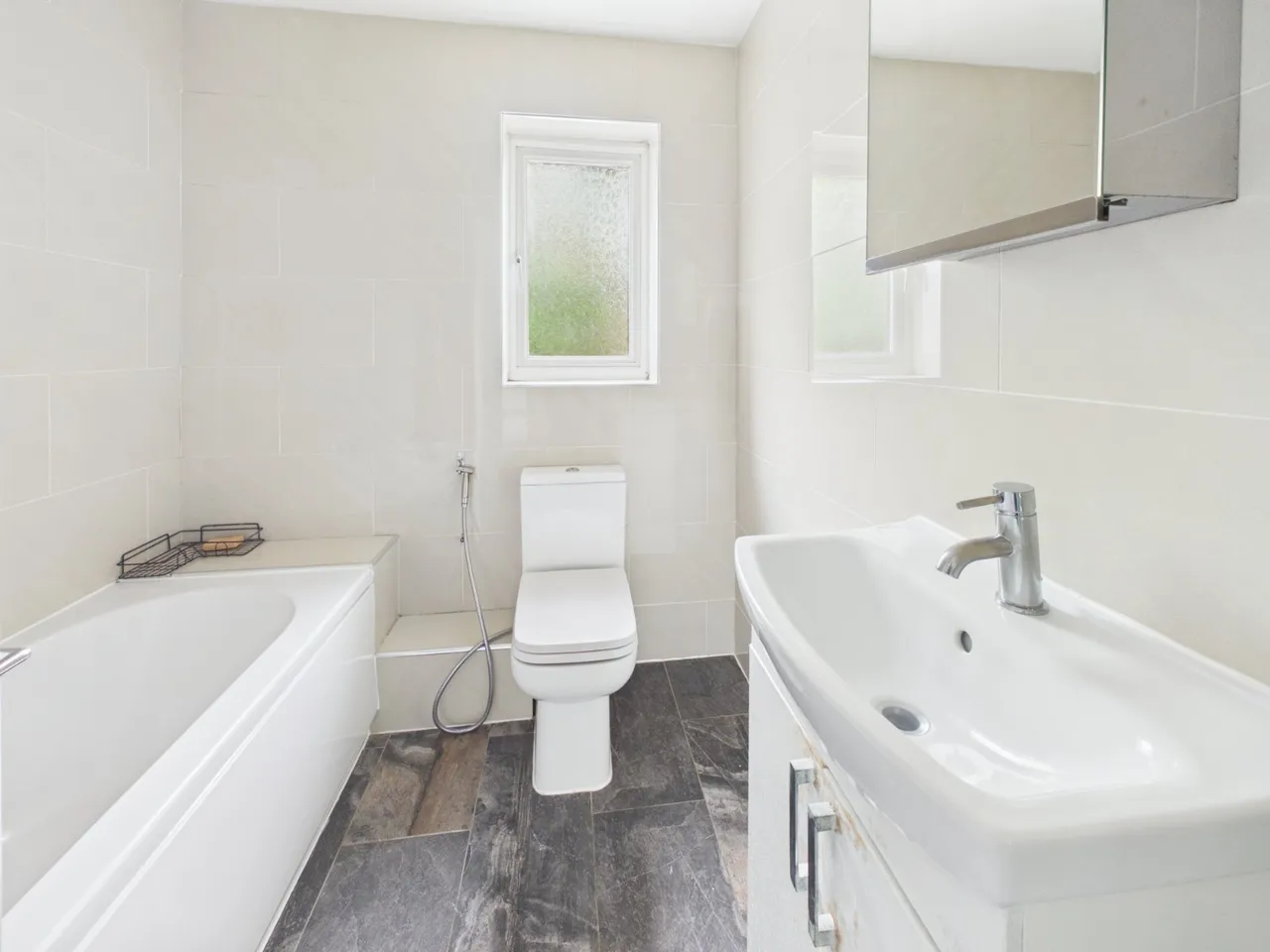 Colnbrook, Berkshire, photo 6