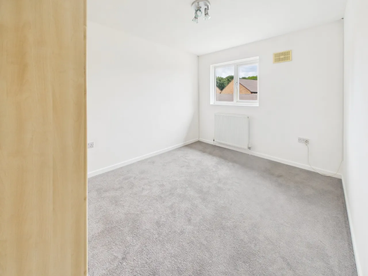 Colnbrook, Berkshire, photo 9