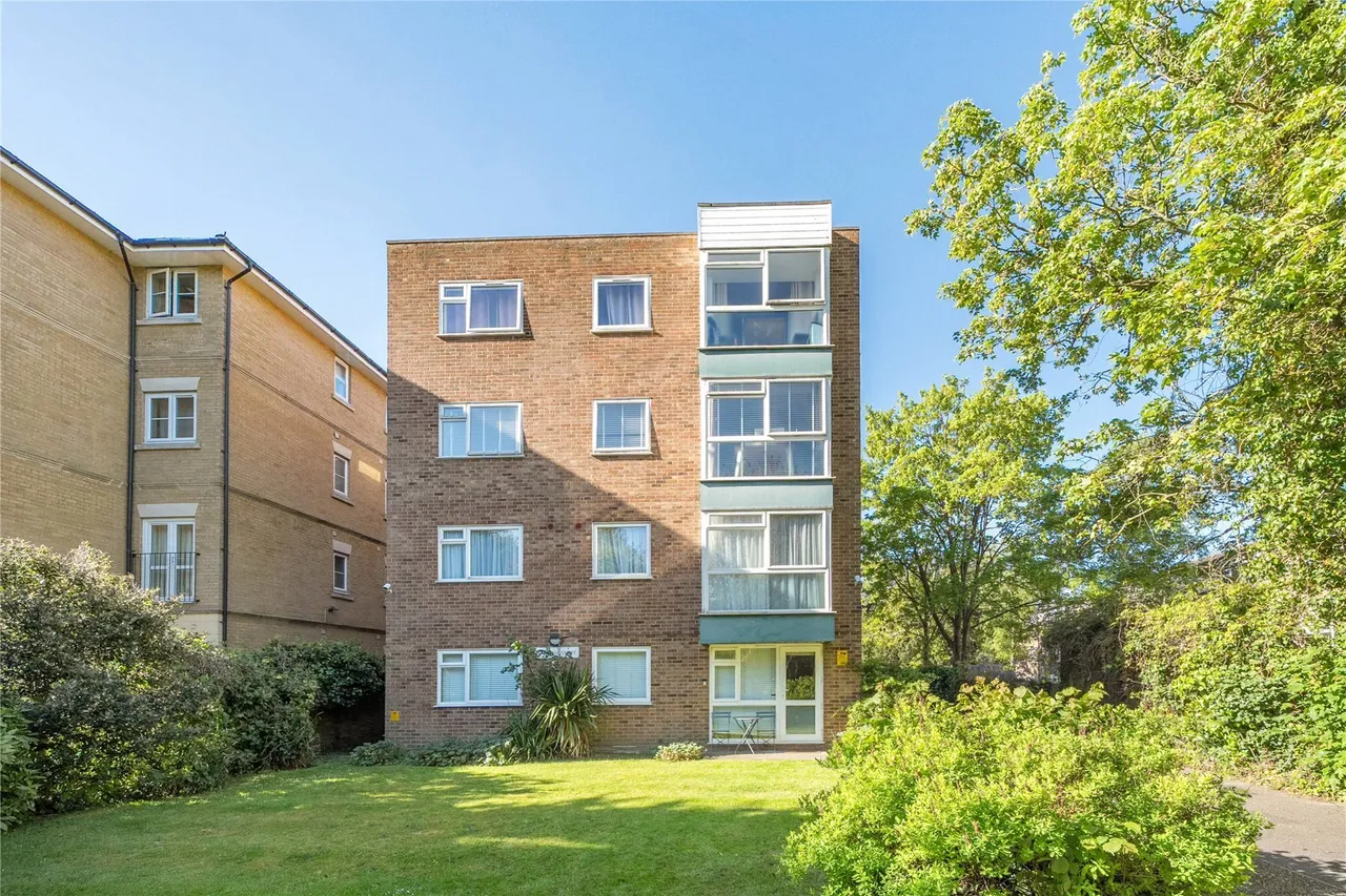 1 bed flat for sale — Copers Cope Road, Beckenham, BR3