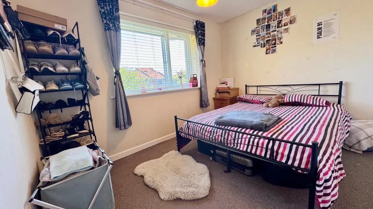 Avon Court, Netley Abbey, SO31, photo 10