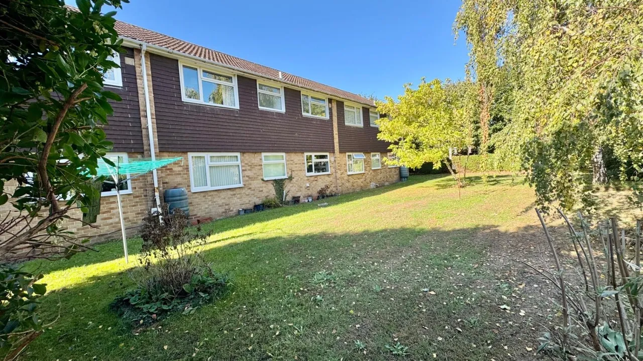 Avon Court, Netley Abbey, SO31, photo 14